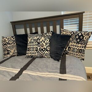 5 Blue Reversible printed Throw pillows
19x19
From Furniture Row